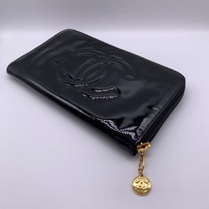 CHANEL Vintage Patent Zip Around Wallet Clutch